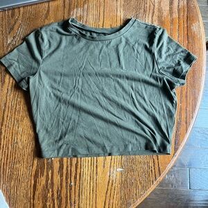 Cropped Olive wild fable tshirt